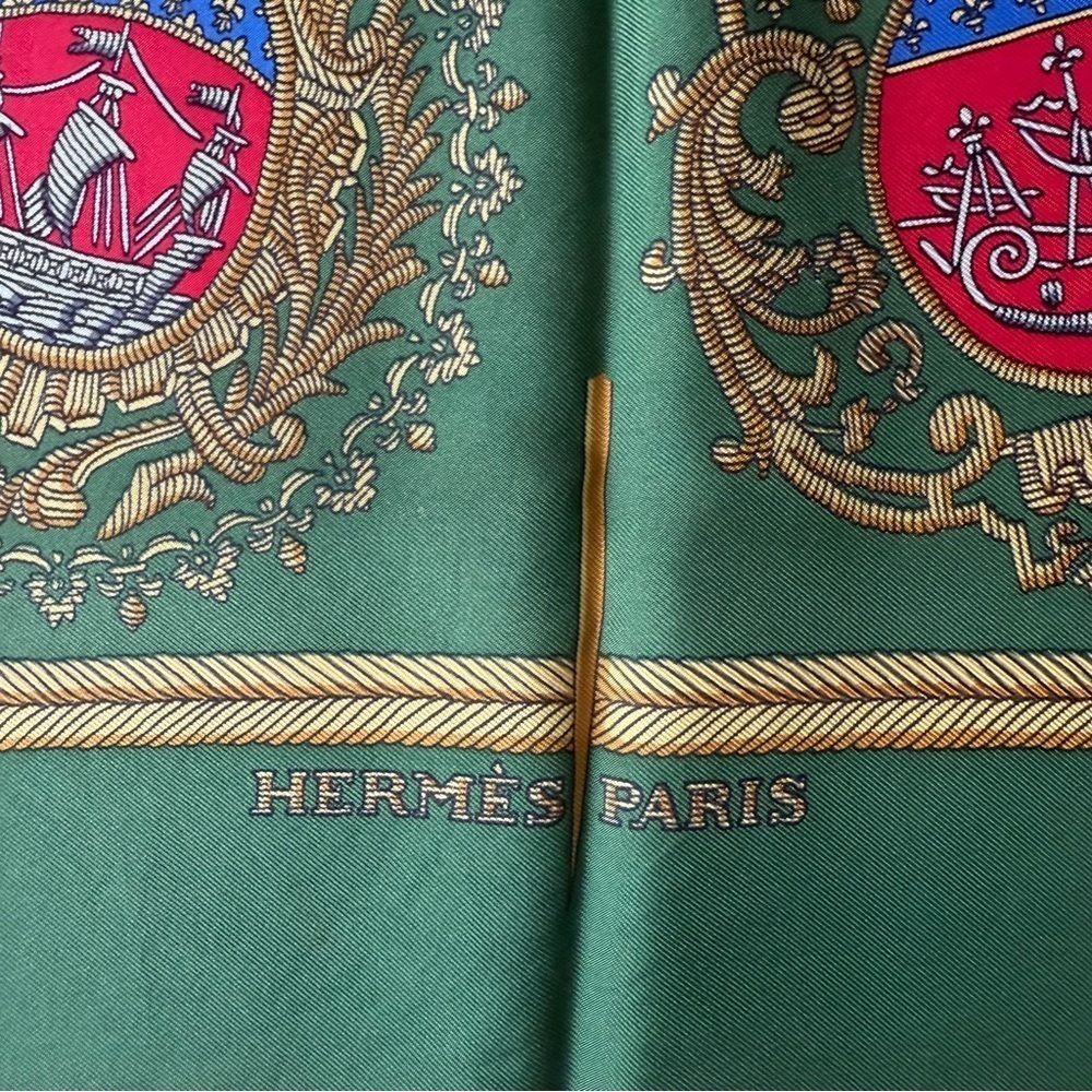 Hermes Les Armes De Paris Green 100% Silk Scarf - Picture 2 of 7
